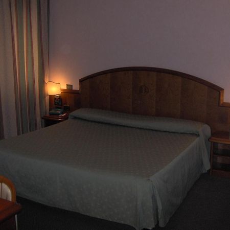 Hotel Due Leoni Sacile Kültér fotó